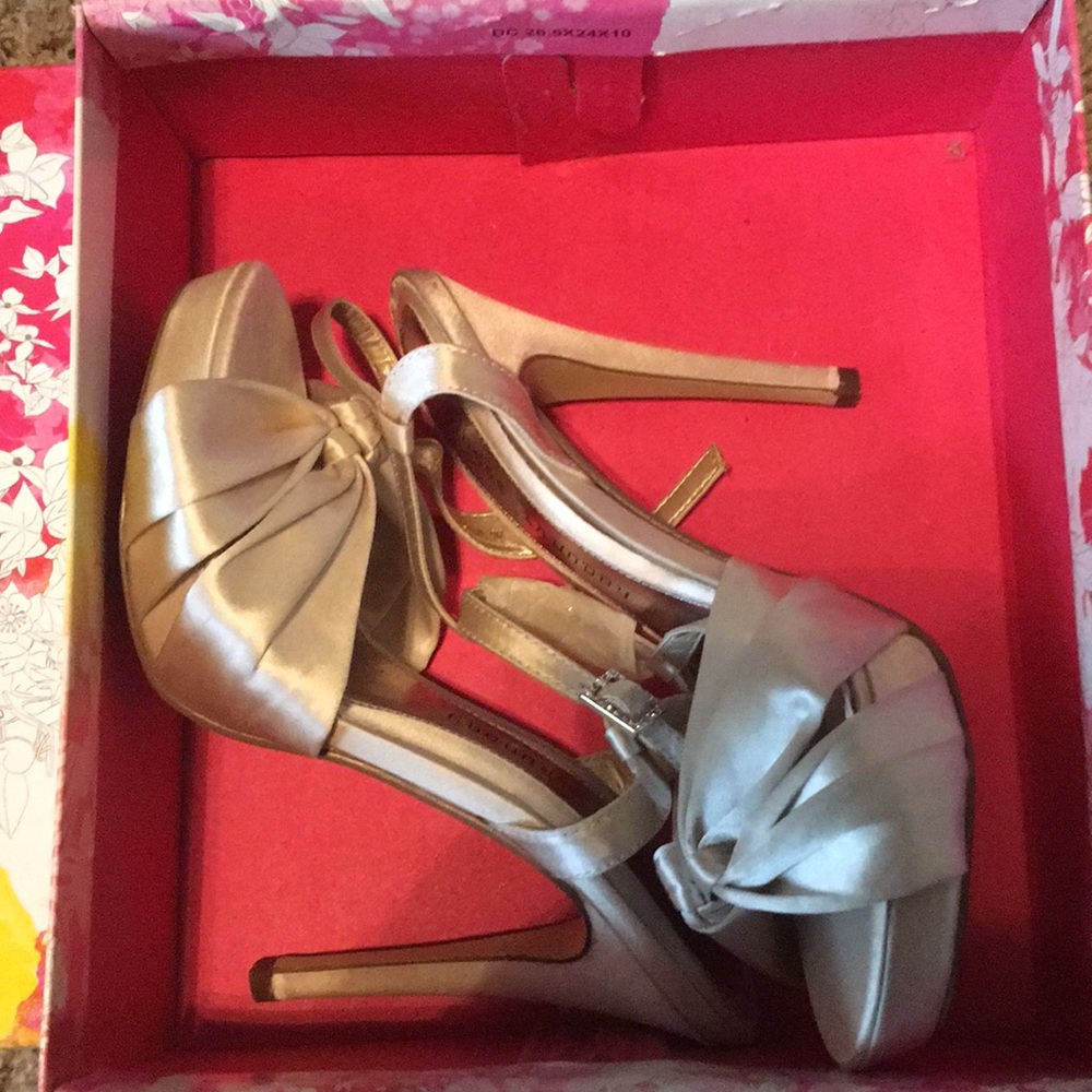 Chinese laundry heels